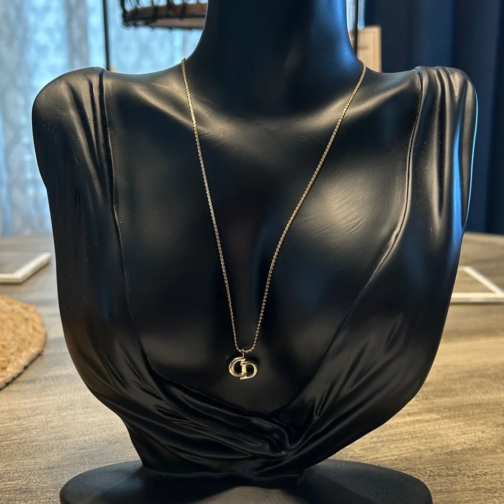 ❌SOLD IN A BUNDLE❌223. Vintage CD pendant Necklace w/COA - Picture 4 of 8